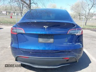 2022 Tesla Model Y Long Range with VIN 7SAYGDEE3NF449873, listed as a IAAI auction lot 41900271 with 38,571 mi miles and . Bid and sale history available at carsss.com. Image 16.
