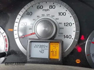 2011 Honda Pilot EX-L with VIN 5FNYF4H59BB052417, listed as a IAAI auction lot 42004376 with 223,854 mi miles. Bid and sale history available at carsss.com. Image 15.