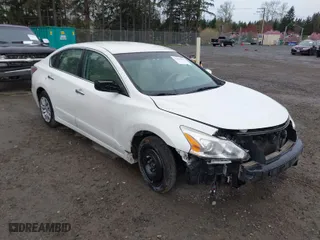 2015 Nissan Altima 2.5 with VIN 1N4AL3AP0FN372447, listed as a IAAI auction lot 41896043 with 111,994 mi miles. Bid and sale history available at carsss.com. Image 1.