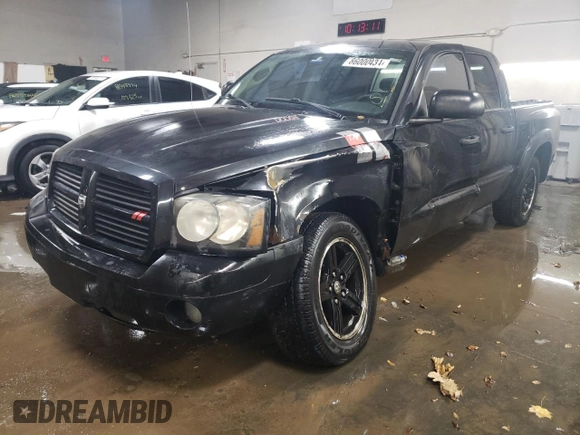 2007 Dodge Dakota SLT with VIN 1D7HW48K17S263679, listed as a Copart auction lot 86000434 with 183,379 mi miles and Salvage Title. Bid and sale history available at carsss.com. Image 1.