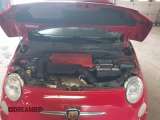 2015 FIAT 500 Abarth z VIN 3C3CFFFH1FT648121, wystawiony jako IAAI lot #42312335 z przebiegiem 156 532 mil mil oraz . Historia ofert i sprzedaży dostępna na DreamBid. Obrazek 10.