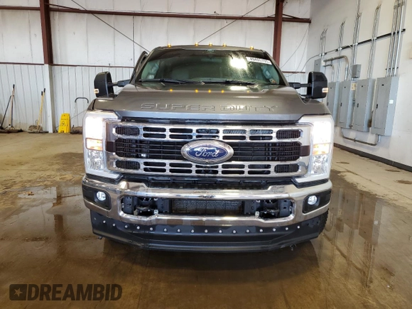 2024 Ford F-350 XL with VIN 1FT8W3DT4RED60475, listed as a Copart auction lot 49405705 with 59,394 mi miles and Salvage Title. Bid and sale history available at DreamBid. Image 5.