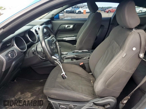2019 Ford Mustang GT z VIN 1FA6P8CF5K5125141, wystawiony jako Copart lot #58449545 z przebiegiem 131 511 mil mil oraz Czysty tytuł • Clean title. Historia ofert i sprzedaży dostępna na DreamBid. Obrazek 7.