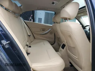 2013 BMW 3 Series 328i xDrive z VIN WBA3B5C59DF596737, wystawiony jako Copart lot #64433395 z przebiegiem 76 417 mil mil oraz Czysty tytuł • Clean title. Historia ofert i sprzedaży dostępna na DreamBid. Obrazek 10.