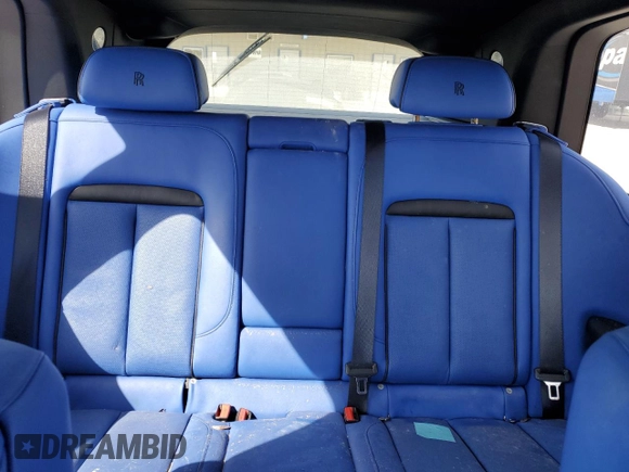 2023 Rolls-Royce Cullinan z VIN SLATV4C00PU216605, wystawiony jako Copart lot #74923524 z przebiegiem 13 428 mil mil oraz Nie do naprawy. Historia ofert i sprzedaży dostępna na DreamBid. Obrazek 10.