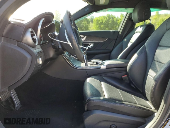 2015 Mercedes-Benz C 300 Luxury с VIN 55SWF4KB8FU064715, выставлен на аукционе Copart как лот 62694295 с пробегом 30 504 миль миль и Списание • Salvage title. История ставок и продаж доступна на DreamBid. Изображение 7.