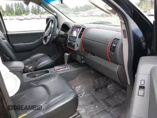 2010 Nissan Frontier SE z VIN 1N6AD0EV3AC436304, wystawiony jako IAAI lot #42532271 z przebiegiem 305 162 mil mil oraz . Historia ofert i sprzedaży dostępna na DreamBid. Obrazek 5.