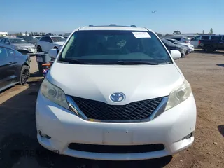 2011 Toyota Sienna XLE AAS with VIN 5TDYK3DCXBS097582, listed as a IAAI auction lot 42233594 with 226,902 mi miles and . Bid and sale history available at DreamBid. Image 12.