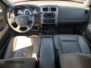 2007 Dodge Dakota Laramie z VIN 1D7HE58J87S233627, wystawiony jako Copart lot #48701175 z przebiegiem 157 691 mil mil oraz Szkoda całkowita • Salvage title. Historia ofert i sprzedaży dostępna na DreamBid. Obrazek 8.