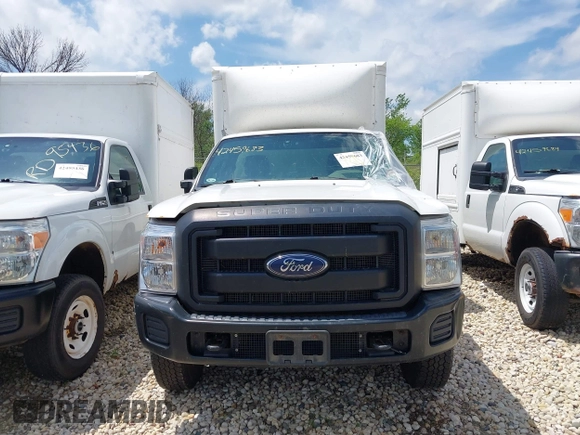 2015 Ford F-250 XL с VIN 1FDBF2B60FED21726, выставлен на аукционе IAAI как лот 42459683 с пробегом 355 935 миль миль и . История ставок и продаж доступна на DreamBid. Изображение 11.