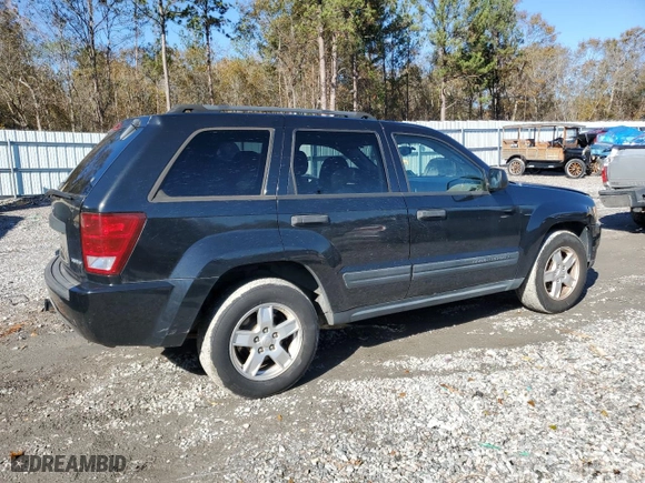 2005 Jeep Grand Cherokee Laredo with VIN 1J4HS48N05C566325, listed as a Copart auction lot 84743394 with 160,840 mi miles and Salvage Title. Bid and sale history available at carsss.com. Image 3.