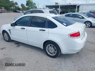 2008 Ford Focus SE with VIN 1FAHP35N78W298887, listed as a IAAI auction lot 42105391 with 215,377 mi miles. Bid and sale history available at carsss.com. Image 3.
