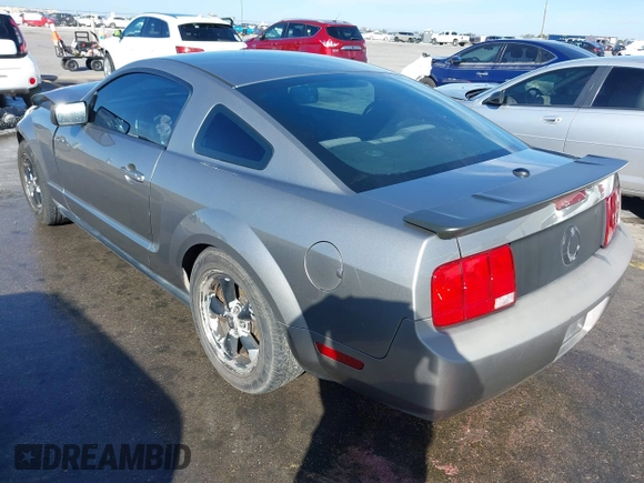 2008 Ford Mustang Deluxe with VIN 1ZVHT80N085170844, listed as a IAAI auction lot 41673185 with 274,392 mi miles. Bid and sale history available at carsss.com. Image 3.