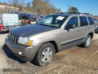 2006 Jeep Grand Cherokee Laredo with VIN 1J4HR48N86C182533, listed as a IAAI auction lot 40629332 with 1 mi miles. Bid and sale history available at carsss.com. Image 2.