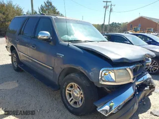 1999 Ford Expedition XLT with VIN 1FMRU1762XLB27932, listed as a IAAI auction lot 41897682 with 1 mi miles. Bid and sale history available at carsss.com. Image 1.