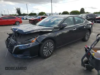 2023 Nissan Altima SV z VIN 1N4BL4DV3PN368463, wystawiony jako Copart lot #56774595 z przebiegiem 49 227 mil mil oraz Nie do naprawy • Non repairable. Historia ofert i sprzedaży dostępna na DreamBid. Obrazek 1.