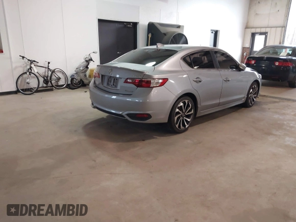 2018 Acura ILX Special Edition with VIN 19UDE2F40JA004068, listed as a IAAI auction lot 41761336 with 194,431 mi miles. Bid and sale history available at carsss.com. Image 4.