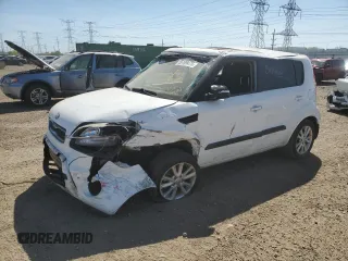 2013 Kia Soul + z VIN KNDJT2A61D7773390, wystawiony jako Copart lot #56109475 z przebiegiem Nie podano mil oraz Szkoda całkowita • Salvage title. Historia ofert i sprzedaży dostępna na DreamBid. Obrazek 1.