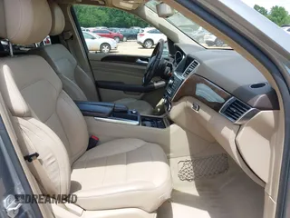 2015 Mercedes-Benz M 350 z VIN 4JGDA5HB0FA560584, wystawiony jako IAAI lot #42170582 z przebiegiem 148 674 mil mil oraz . Historia ofert i sprzedaży dostępna na DreamBid. Obrazek 5.