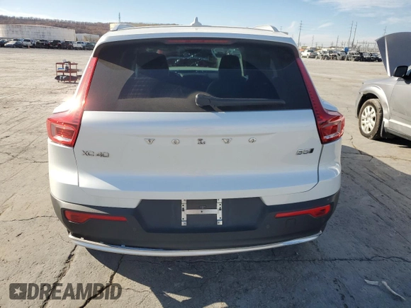 2023 Volvo XC40 Plus Bright Theme with VIN YV4L12UE0P2042286, listed as a Copart auction lot 83901364 with 42,235 mi miles and Clean Title. Bid and sale history available at carsss.com. Image 6.