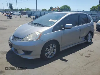 2009 Honda Fit Sport z VIN JHMGE88459S054996, wystawiony jako Copart lot #54799705 z przebiegiem 69 642 mil mil oraz Szkody całkowita. Historia ofert i sprzedaży dostępna na DreamBid. Obrazek 1.