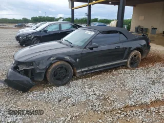 2003 Ford Mustang Deluxe z VIN 1FAFP44433F364091, wystawiony jako Copart lot #54061935 z przebiegiem 201 406 mil mil oraz Szkoda całkowita • Salvage title. Historia ofert i sprzedaży dostępna na DreamBid. Obrazek 1.