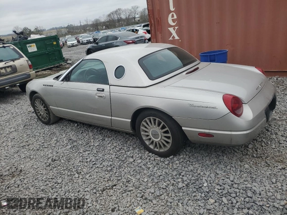 2004 Ford Thunderbird Deluxe z VIN 1FAHP60A84Y104551, wystawiony jako Copart lot #49170085 z przebiegiem 159 696 mil mil oraz Szkoda całkowita • Salvage title. Historia ofert i sprzedaży dostępna na DreamBid. Obrazek 2.