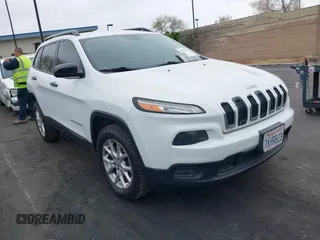 2015 Jeep Cherokee Sport z VIN 1C4PJMAB7FW635080, wystawiony jako IAAI lot #42062096 z przebiegiem 237 636 mil mil oraz . Historia ofert i sprzedaży dostępna na DreamBid. Obrazek 1.