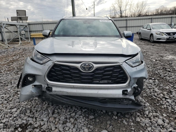 2020 Toyota Highlander XLE with VIN 5TDGZRAH6LS030621, listed as a Copart auction lot 43591905 with 130,403 mi miles and Salvage Title. Bid and sale history available at carsss.com. Image 5.