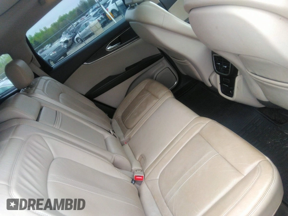 2017 Lincoln MKX Reserve z VIN 2LMPJ8LR3HBL26227, wystawiony jako IAAI lot #41921086 z przebiegiem 131 815 mil mil oraz . Historia ofert i sprzedaży dostępna na DreamBid. Obrazek 8.