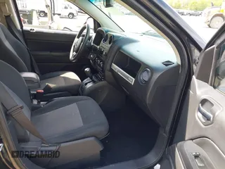 2016 Jeep Compass Sport with VIN 1C4NJCBA2GD641289, listed as a IAAI auction lot 42212542 with 121,447 mi miles and . Bid and sale history available at DreamBid. Image 5.