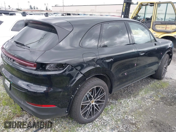 2024 Porsche Cayenne z VIN WP1AA2AY4RDA14120, wystawiony jako IAAI lot #41477355 z przebiegiem 3 134 mil mil oraz . Historia ofert i sprzedaży dostępna na DreamBid. Obrazek 4.