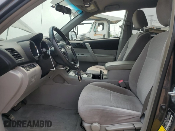 2008 Toyota Highlander z VIN JTEDS41A382009927, wystawiony jako Copart lot #59185225 z przebiegiem 249 294 mil mil oraz Szkoda całkowita • Salvage title. Historia ofert i sprzedaży dostępna na DreamBid. Obrazek 7.