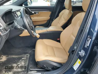2019 Volvo V90 z VIN YV4A22NL9K1083953, wystawiony jako Copart lot #65525484 z przebiegiem 81 759 mil mil oraz Szkody całkowita. Historia ofert i sprzedaży dostępna na DreamBid. Obrazek 7.