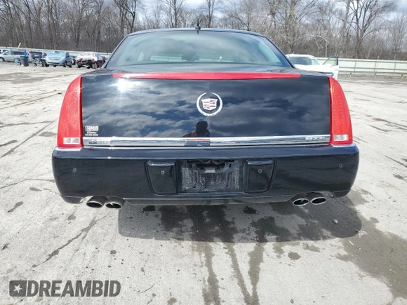 2008 Cadillac DTS 1SD z VIN 1G6KD57Y68U203116, wystawiony jako Copart lot #50050045 z przebiegiem 81 777 mil mil oraz Szkoda całkowita • Salvage title. Historia ofert i sprzedaży dostępna na DreamBid. Obrazek 6.