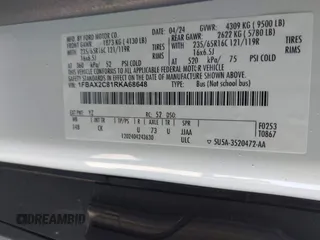 2024 Ford Transit Passenger XL z VIN 1FBAX2C81RKA68648, wystawiony jako IAAI lot #41980956 z przebiegiem 11 942 mil mil oraz . Historia ofert i sprzedaży dostępna na DreamBid. Obrazek 9.