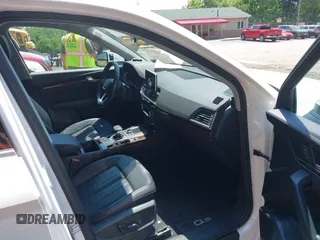 2020 Audi Q5 Premium Plus with VIN WA1E2AFY8L2049128, listed as a IAAI auction lot 42376021 with 65,498 mi miles and . Bid and sale history available at DreamBid. Image 5.