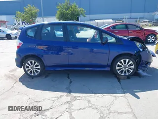2013 Honda Fit Sport with VIN JHMGE8H52DC033096, listed as a IAAI auction lot 41767007 with 70,398 mi miles. Bid and sale history available at carsss.com. Image 14.