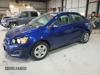 2013 Chevrolet Sonic LS z VIN 1G1JA5SH4D4257753, wystawiony jako Copart lot #48750615 z przebiegiem 20 513 mil mil oraz Szkoda całkowita • Salvage title. Historia ofert i sprzedaży dostępna na DreamBid. Obrazek 1.