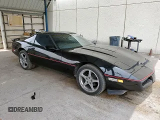 1988 Chevrolet Corvette z VIN 1G1YY2185J5122359, wystawiony jako Copart lot #59104315 z przebiegiem 93 088 mil mil oraz Czysty tytuł • Clean title. Historia ofert i sprzedaży dostępna na DreamBid. Obrazek 4.