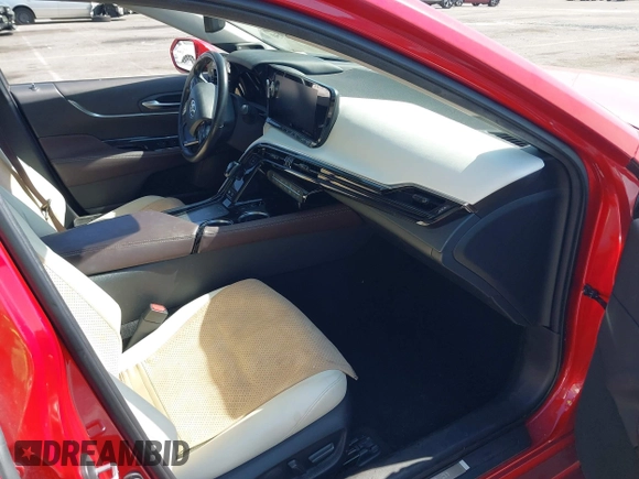 2022 Toyota Mirai XLE with VIN JTDAAAAA6NA004649, listed as a IAAI auction lot 42272950 with 24,687 mi miles and . Bid and sale history available at DreamBid. Image 5.