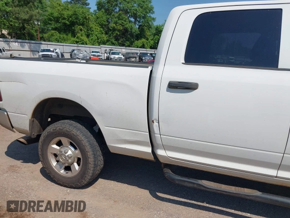 2011 Ram 2500 Big Horn with VIN 3D7UT2CL1BG637932, listed as a IAAI auction lot 41954366 with 260,729 mi miles. Bid and sale history available at carsss.com. Image 6.