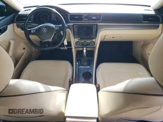 2018 Volkswagen Passat S z VIN 1VWAA7A3XJC045947, wystawiony jako Copart lot #51825425 z przebiegiem 74 687 mil mil oraz Szkoda całkowita • Salvage title. Historia ofert i sprzedaży dostępna na DreamBid. Obrazek 8.