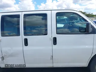 2017 GMC Savana Cargo Van with VIN 1GTW7AFF1H1913587, listed as a IAAI auction lot 40216941 with 269,708 mi miles. Bid and sale history available at carsss.com. Image 13.