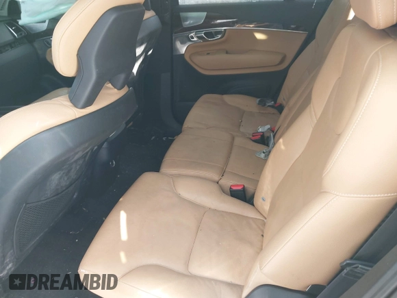 2016 Volvo XC90 T6 Momentum with VIN YV4A22PK0G1077616, listed as a IAAI auction lot 41593610 with 117,782 mi miles. Bid and sale history available at carsss.com. Image 8.