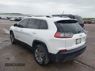 2019 Jeep Cherokee Latitude Plus z VIN 1C4PJLLB3KD151355, wystawiony jako IAAI lot #42128836 z przebiegiem 94 753 mil mil oraz . Historia ofert i sprzedaży dostępna na DreamBid. Obrazek 3.