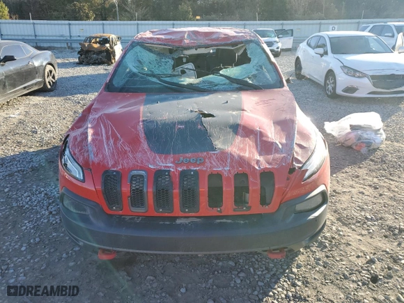 2017 Jeep Cherokee Trailhawk with VIN 1C4PJMBS3HW622909, listed as a Copart auction lot 84501404 with 91,804 mi miles and Salvage Title. Bid and sale history available at carsss.com. Image 5.