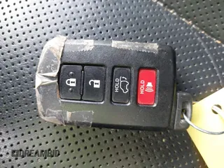 2015 Toyota Highlander Limited z VIN 5TDDCRFH5FS008675, wystawiony jako IAAI lot #42381246 z przebiegiem 109 704 mil mil oraz . Historia ofert i sprzedaży dostępna na DreamBid. Obrazek 11.