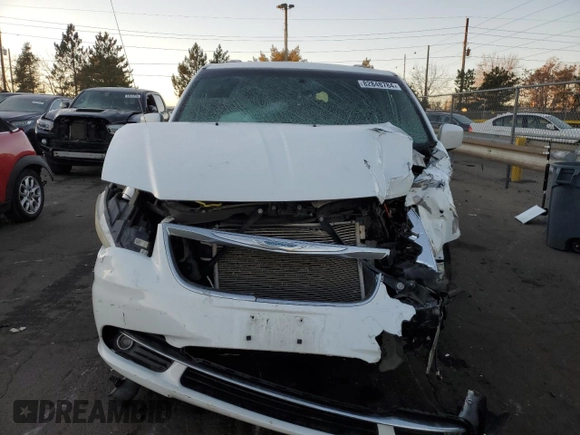 2014 Chrysler Town & Country Touring with VIN 2C4RC1BG6ER310584, listed as a Copart auction lot 82848784 with 0 mi miles and Non Repairable. Bid and sale history available at carsss.com. Image 5.