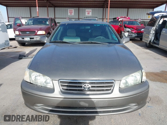 2001 Toyota Camry CE z VIN 4T1BG22K31U069513, wystawiony jako IAAI lot #42243673 z przebiegiem 137 241 mil mil oraz . Historia ofert i sprzedaży dostępna na DreamBid. Obrazek 12.